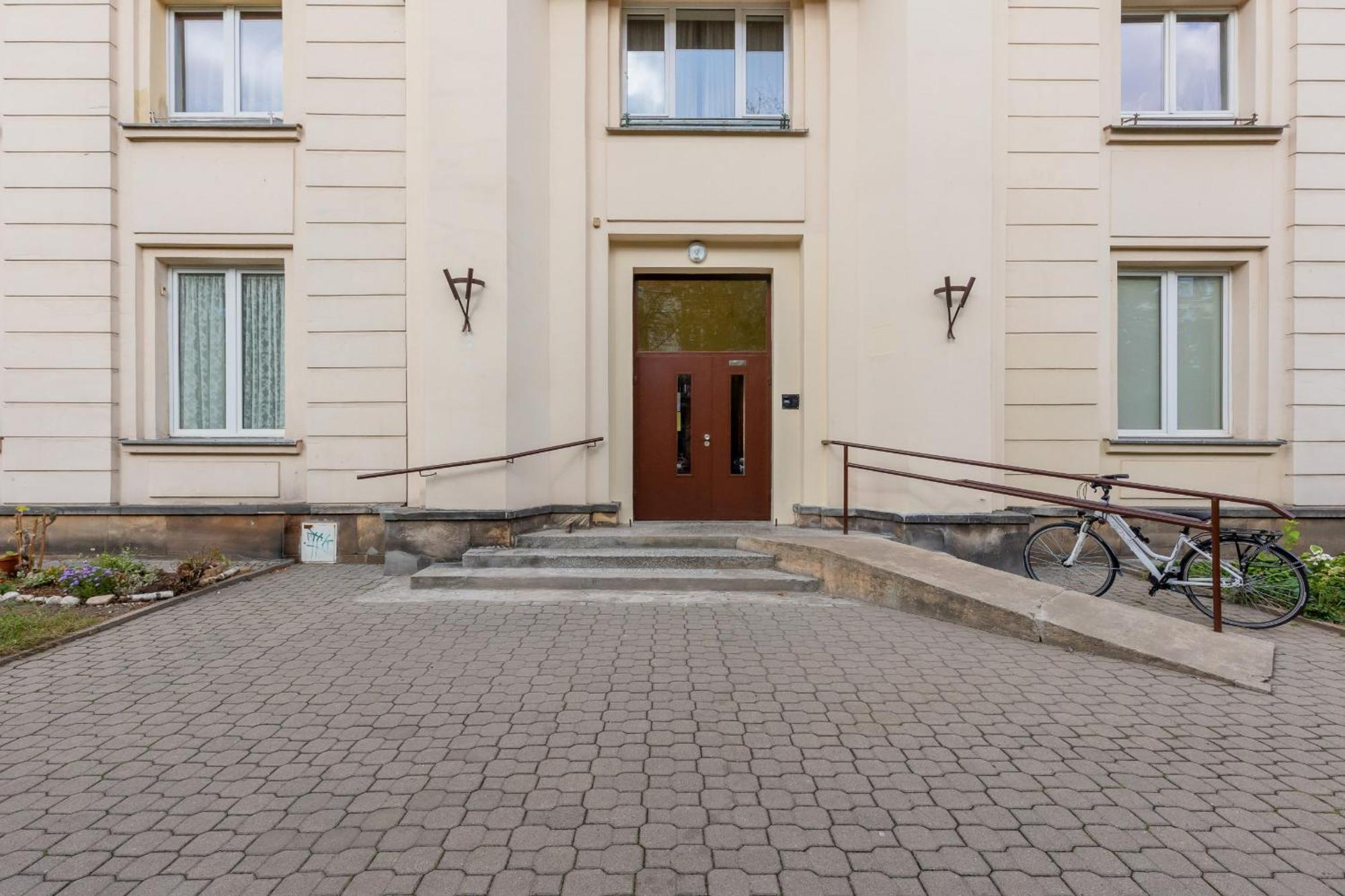 Aleja Wyzwolenia Studio with Mezzanine Warsaw Downtown by Noclegi Renters Luaran gambar
